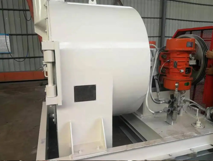 臥式振動離心機(jī).jpg 臥式振動離心機(jī).jpg